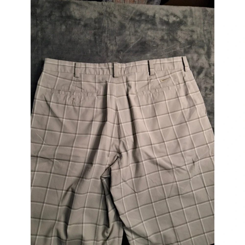 Nike Golf Dri-FIT Mens Grey Plaid Flat Front Performance Shorts‎ Size 36
